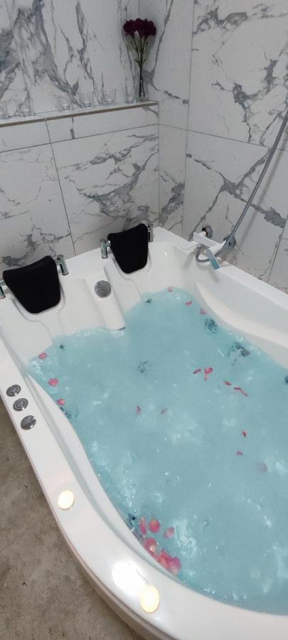 Apartament Jacuzzi Belle View Sinaia Zewnętrze zdjęcie